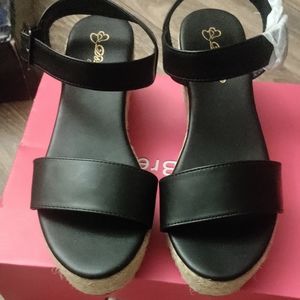 Platform sandals